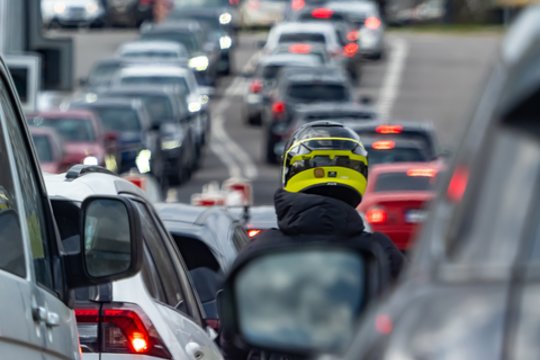 Vilniuje nusidriekė dešimtys spūsčių: kur teks pastovėti ilgiau