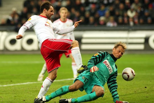 Tragiška žinia – buvęs „Arsenal“, „Juventus“ ir Austrijos rinktinės vartininkas žuvo susidūręs su traukiniu