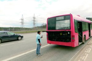 Čia tai bent integracija: lietuviškai net nepralemena, bet savivaldybės įmonėms tinka