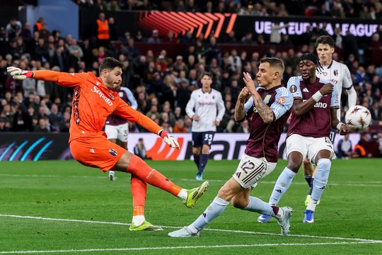 Europos lygoje didžiausią pergalę pasiekė „Aston Villa“, ji pusfinalyje kausis su kitu anglų klubu