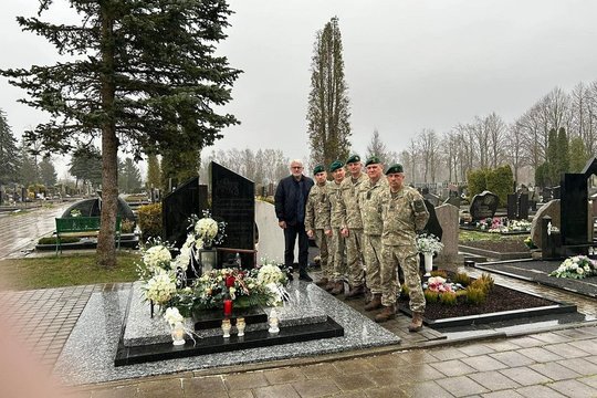 Minint 30-ąsias Lietuvos kario žūties metines – bendražygių ir kolegų kelionė į žūties vietą Bosnijoje ir Hercegovinoje