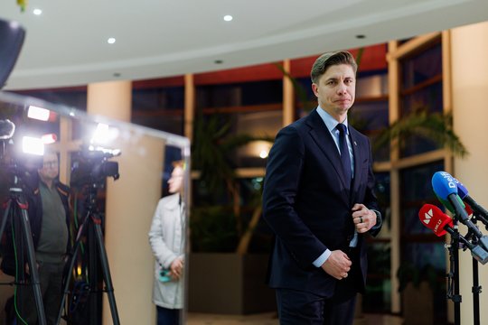 Nors pripažįsta, kad „aušriečiai“ daro žalą – pokyčių koalicijoje kol kas nebus: „Yra langas diskusijoms“