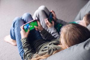 Kas šeštas vaikas patiria patyčias internete – ekspertas įvardijo 3 svarbiausius žingsnius tėvams  