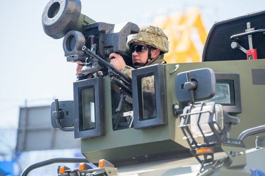 Po karo su Iranu – tušti sandėliai JAV: dėl vėluojančių ginklų susirūpinimą reiškia kelios šalys