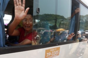 Mianmaro chuntai paskelbus masinę amnestiją, laisvę atgavo buvęs prezidentas W. Myintas