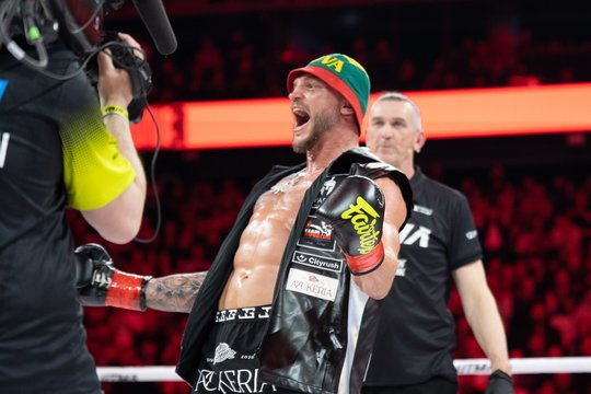 Neįtikėtinas „UTMA 18“ kovų fejerverkas – D. Dirksčio piršlybos su O. Pikul, apgintas muaythai diržas ir S. Maslobojevo triumfas