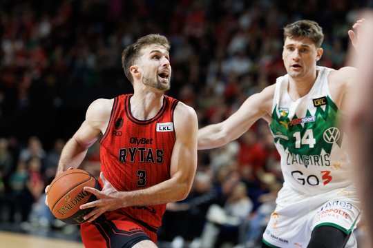 Net be keturių lyderių „Žalgiris“ neįkandamas „Rytui“ – Vilnius pralaimėjo ir ketvirtą tarpusavio mūšį