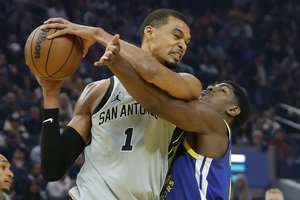 Paskelbti NBA individualių apdovanojimų finalininkai: MVP rinks iš 3 žaidėjų