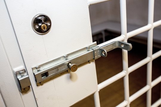 Uostamiestyje vyras apgadino areštinės kameros patalpas
