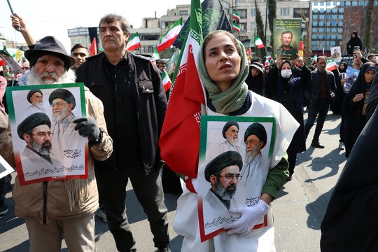 Karas Irane. Po signalo iš Irano delegacijos – J. D. Vance’o išvyka į Pakistaną