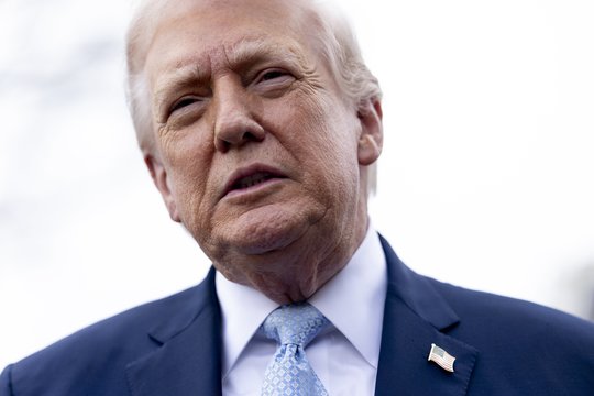 D. Trumpas pranešė, kada atšauks Hormūzo blokadą