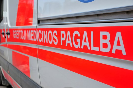 Per kelionę maršrutiniu autobusu susižalojusiai vilnietei prireikė medikų pagalbos