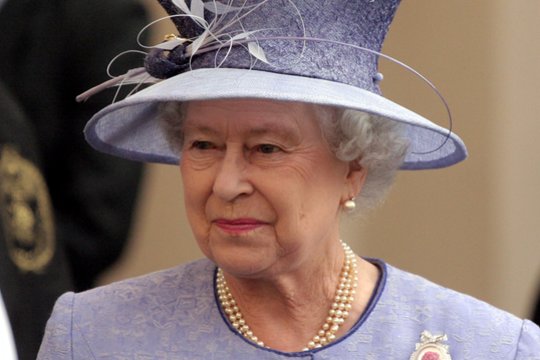 Karalienei Elžbietai II butų sukakę 100: karaliaus Karolio III sveikinimas nustebino ne vieną