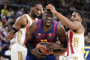 „Barcelona“ užbaigė „Crvena Zvezda“ Eurolygos sezoną, pati dar daužysis su „Monaco“