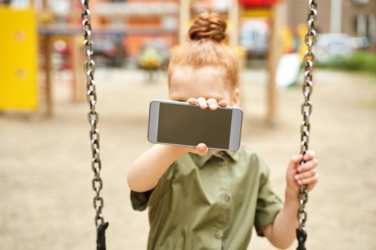 Vaiko uždirbti pinigai iš socialinių tinklų: ar tėvai gali juos leisti šeimos reikmėms?