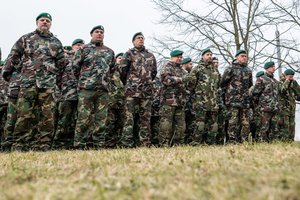 NSGK pritarė siūlymui plėsti šaulių ir pretenduojančiais tokiais tapti patikros reikalavimus