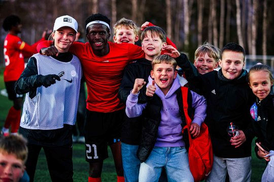 „Sveikina lyg laimėjus Europos čempionatą“: po nukirstos „Žalgirio“ galvos – euforija Mažeikiuose