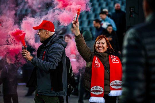 „Sveikina lyg laimėjus Europos čempionatą“: po nukirstos „Žalgirio“ galvos – euforija Mažeikiuose