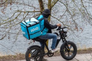 Maitinimo įstaigos atsisako kurjerių paslaugų – pabodo aiškintis dėl klientų piktų atsiliepimų
