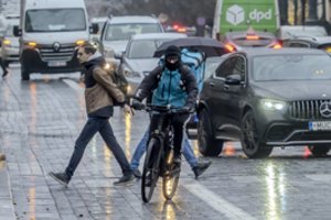 Maitinimo įstaigos atsisako kurjerių paslaugų – pabodo aiškintis dėl klientų piktų atsiliepimų