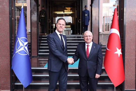 M. Rutte: NATO visada gins Turkiją
