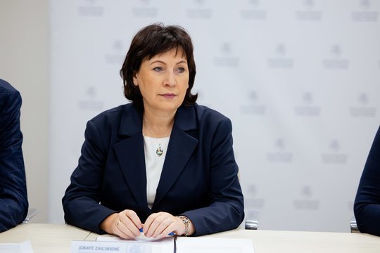 J. Zailskienė prieštarauja G. Nausėdos siūlymui naikinti anuitetų prievolę: žmonės nebepasitiki