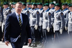 Gynybos ministras: Vokietijos tikslas – 460 tūkst. karių ir daugiau