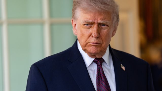 D. Trumpas nori vieningo atsako į Irano paliaubų pratęsimą: blokada visiškai smaugia šalies ekonomiką