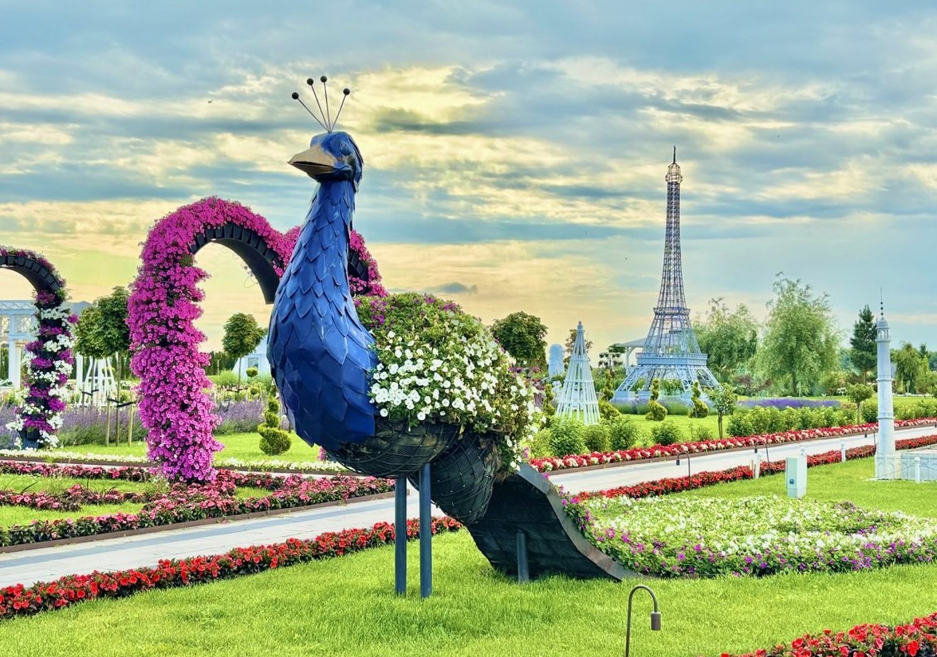  Šalia Palangos įsikūręs miniatiūrų ir botanikos parkas ,,Babilono sodai“ kviečia apkeliauti pasaulį, pasigrožėti mažais stebuklais.  