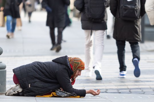 Dalies gyventojų skurdas – bado akis: rodikliai prasčiausi per 20 metų