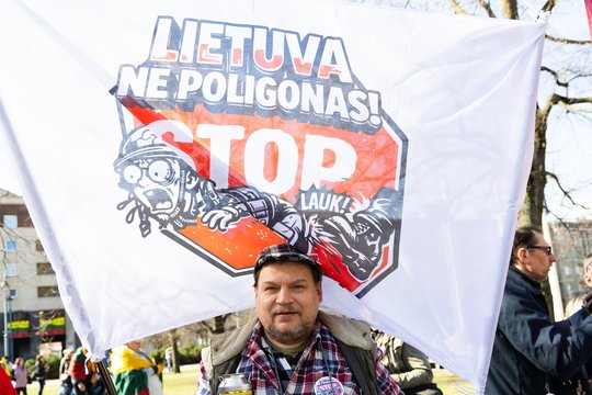 Seimui apsisprendus steigti karinį poligoną Kapčiamiestyje, prie parlamento – dar vienas protestas