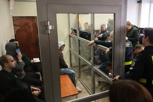 Teismas Šiauliuose pradėjo nagrinėti galimo terorizmo bylą: kaltinamieji neprisipažįsta