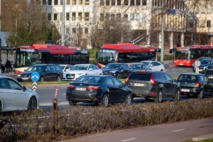 100 km dyzeliu, benzinu, elektra: trumpai ir aiškiai pasakė, kuo važiuoti yra pigiausia