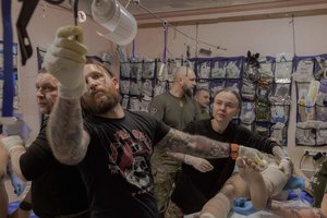 Iš fronto grįžę Lietuvos medikai papasakojo apie karo žiaurumus: perdavė ukrainiečių patarimą