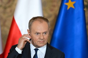 D. Tuskas įgėlė V. Orbanui: „Pirmą kartą per daugelį metų kambaryje nebuvo rusų“