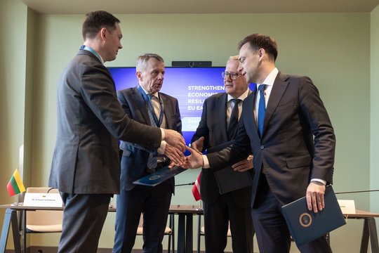 Baltijos šalys ir Lenkija pasirašė svarbią deklaraciją: „Esame pirmose fronto linijose kovoje su blogiu“