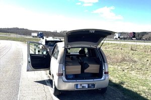 Ne kartą teisto plungiškio automobilyje – penkios dėžės cigarečių be akcizo ženklų