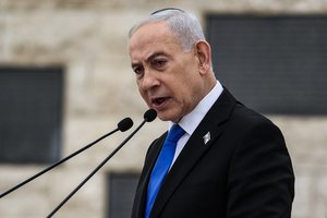 B. Netanyahu paskelbė, kad sirgo vėžiu