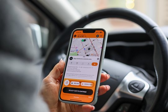 Mobilly is coming to Lithuania – Latvia’s urban services super app: it will offer payment for car parking and charging, public transport ticket purchases and other services