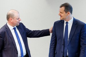 Penktadienis priminė juodą debesį virš Lietuvos politikos: žinios pasivijo ir S. Skvernelį, ir G. Palucką