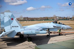 Virš Baltijos jūros – rusų naikintuvai išjungtais atsakikliais: lenkai perėmė du „Su-30“