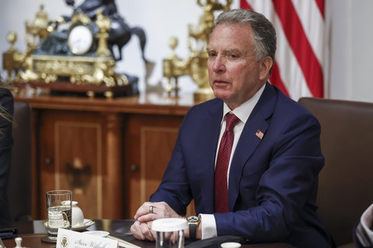 Karas Irane. Derybos tęsis: S. Witkoffas ir J. Kushneris išvyko į Pakistaną