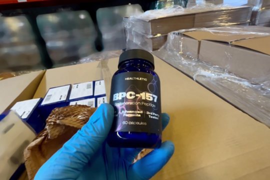 Dopingo smūgis: Vilniuje preliminariai konfiskuota apie 1,5 mln. eurų vertės nelegalių peptidų