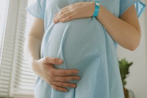 Gimdymo metu moteris patyrė košmarą: pamačiusi juodus šešėlius suprato, kad tuoj mirs