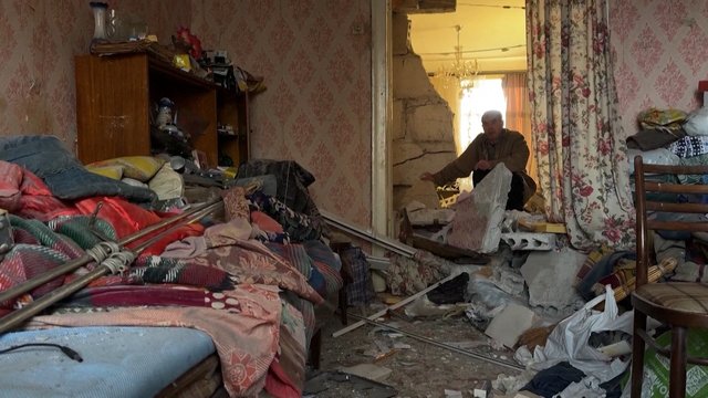 Naktinis smūgis į Dniprą: iš griuvėsių ištraukti du žuvusieji – gelbėjimo operacijos tęsiasi