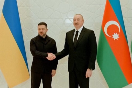 Pirmasis vizitas nuo karo pradžios: V. Zelenskis susitiko su I. Alijevu
