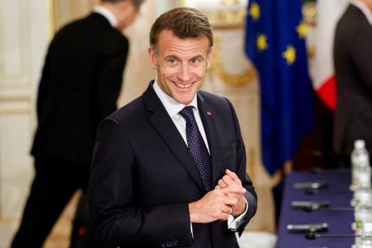E. Macronas Atėnuose siunčia žinią Europai: metas atsibusti augant grėsmėms iš JAV, Kinijos ir Rusijos