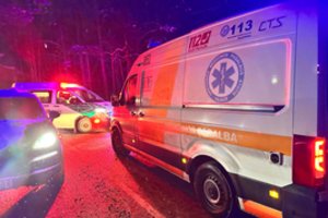 Švenčionių rajone automobilis rėžėsi į medį, nukentėjo 5 žmonės