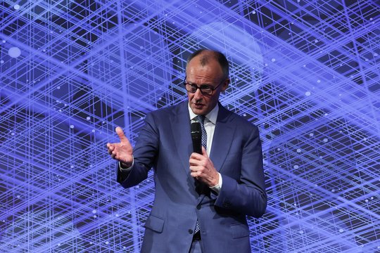Vokietija nuo 2022-ųjų gynybos srityje sudarė pirkimų sutarčių už 111 mlrd. eurų