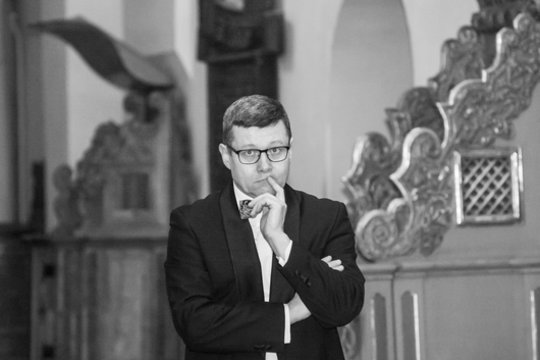 Mirė chorvedys Romualdas Gražinis, dirigentės Mirgos Gražinytės-Tylos tėvas